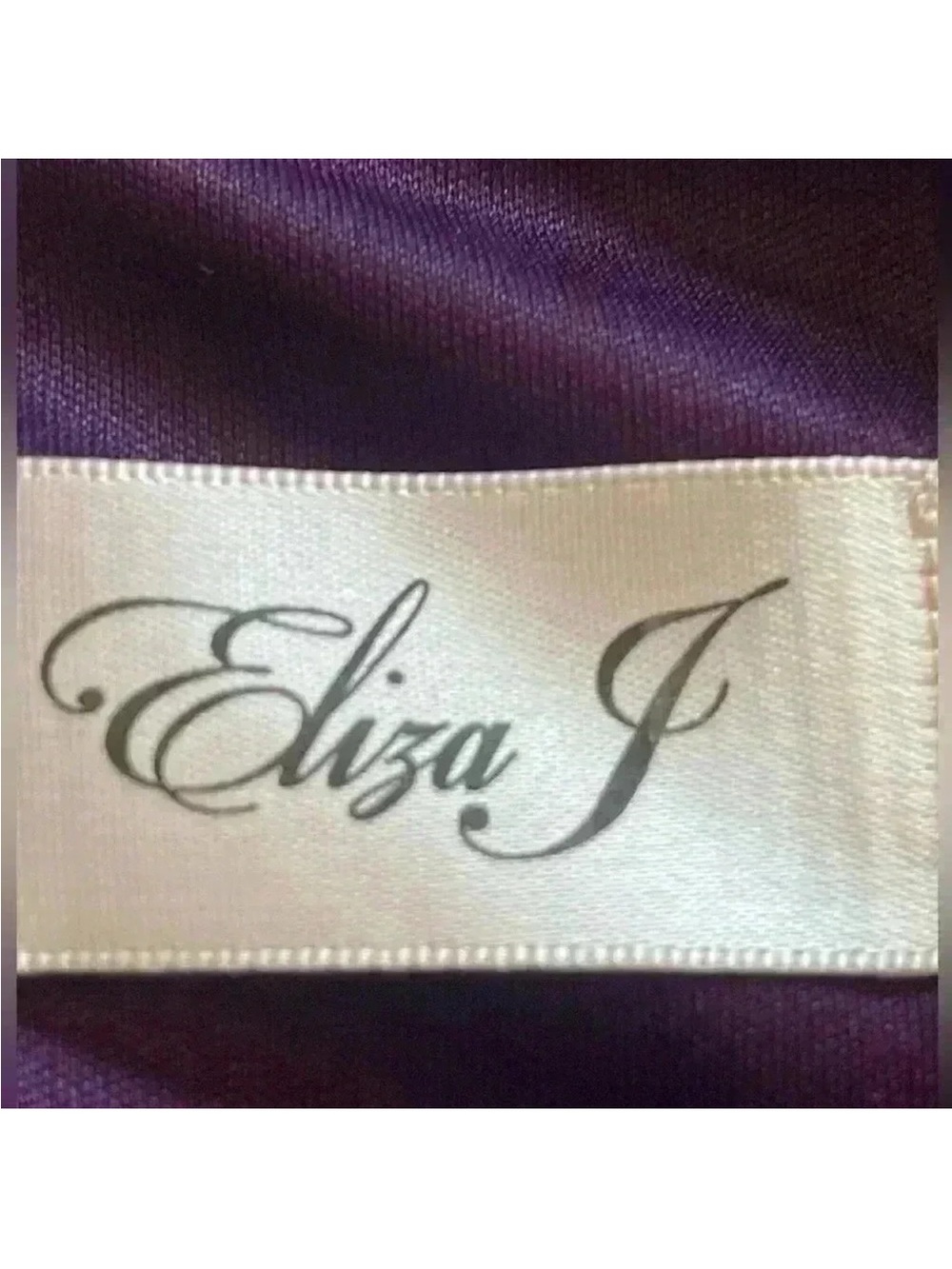 -
Eliza J
Eliza J Purple Fit & Flare Pleated Cocktail Dress Cap Sleeves size 6 - Picture 9 of 12